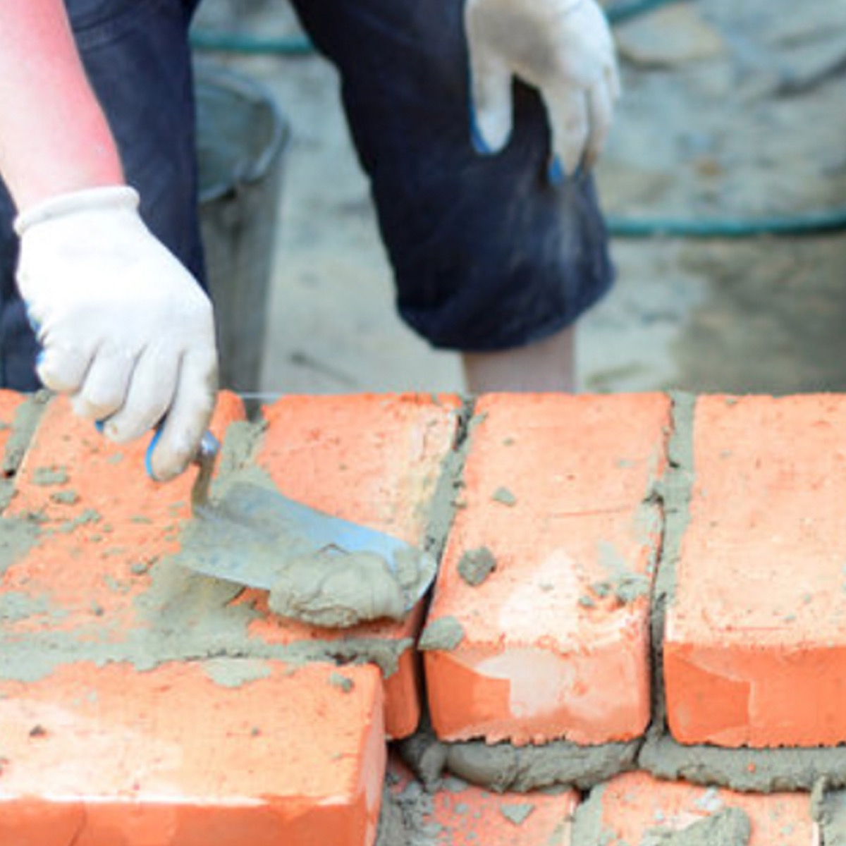 Bucket Trowels have been used by bricklayers and masonry professionals for centuries to spread a layer of mortar or plaster on a surface. In recent times these trowels have been popular within the Resin Bound sector.