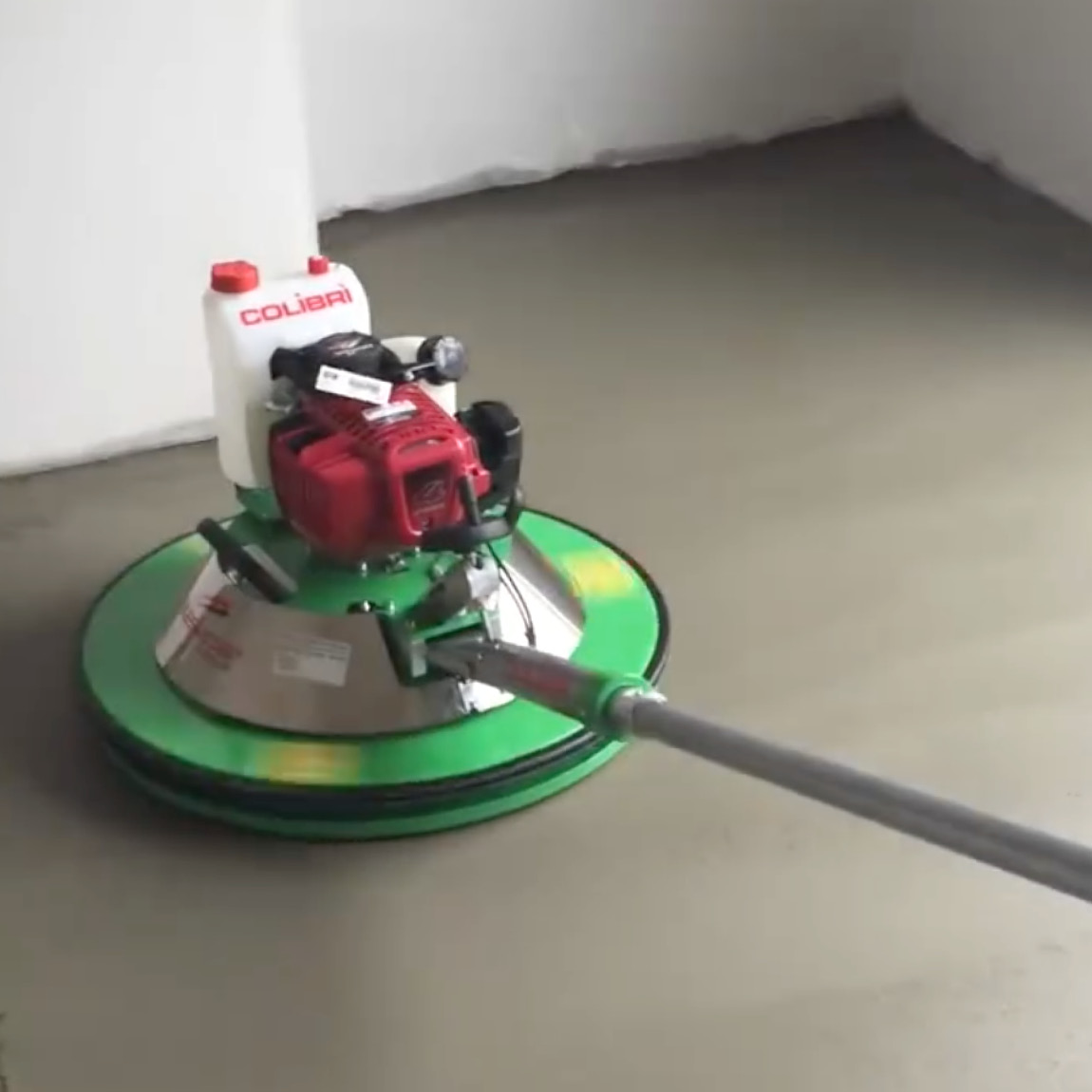 COLIBRI’ UFO60 Hydro (600mm, 24" diameter) is used for finishing semi-dry concrete floor surfaces. Specially designed for levelling and smoothing concrete surfaces. Available from Speedcrete, United Kingdom.