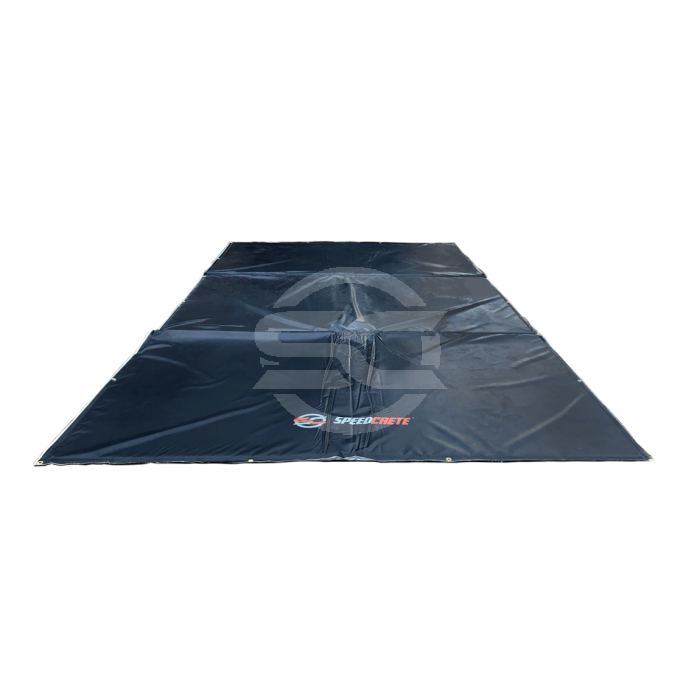 These protective blankets measure 6 x 3 metres and are used by concrete professionals to provide protection to freshly poured concrete slabs during cold weather conditions. This durable blanket insulates against frost during the winter and can also be use