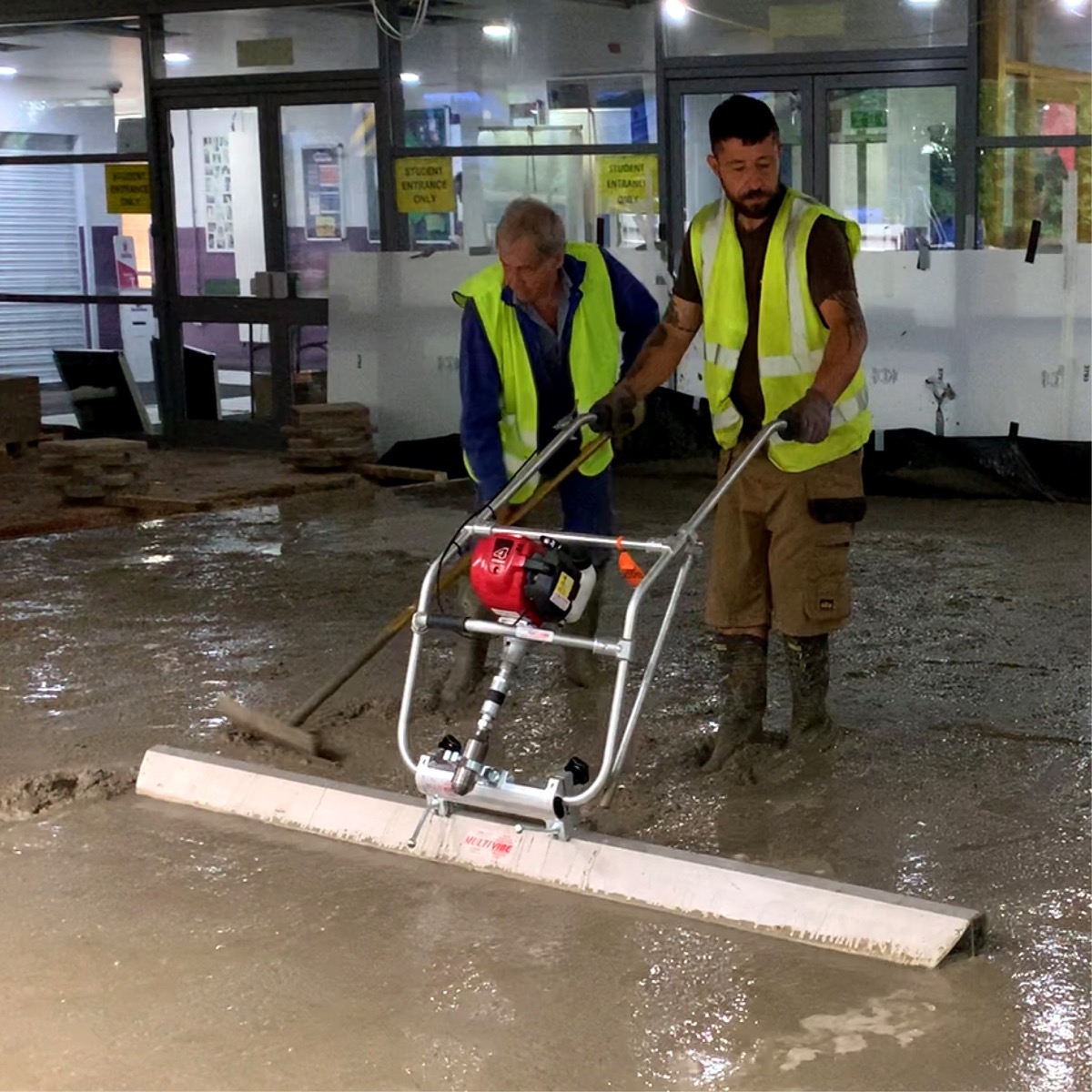 The popular Multivibe Powerscreed is designed to run on the surface of the concrete without form work, this allows flood pouring to complete a slab. This concrete finishing tool allows the operative to achieve concrete consolidation by efficiently transmi