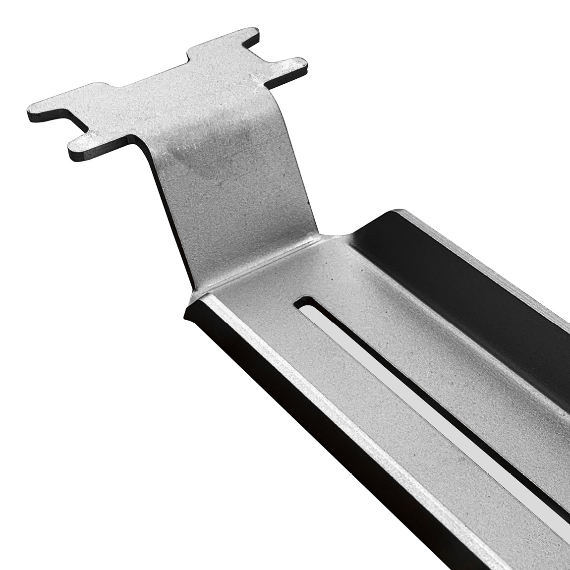 Skid plates are a consumable product used on early entry floor saws to ensure the blade runs correctly. We recommend that the skid plate is replaced with the purchase of each blade. Available from Speedcrete, United Kingdom.